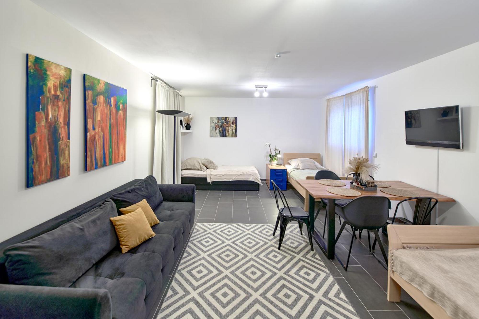 Neues Souterrain-Apartment In Kurstadt 바트크로이즈나흐 외부 사진